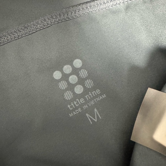 Title Nine Switchback Ultralight Hiking Joggers size Medium - Picture 5 of 9